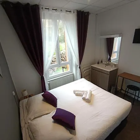 Entre Lacs Et Volcans 3*