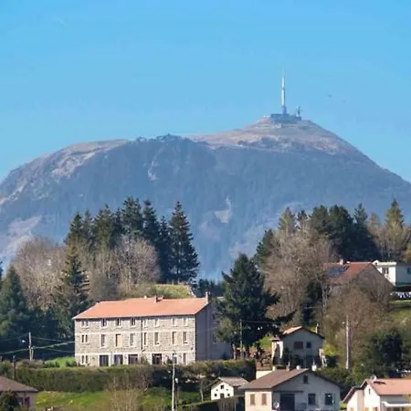 Entre Lacs Et Volcans Aydat
