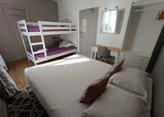 Entre Lacs Et Volcans 3*