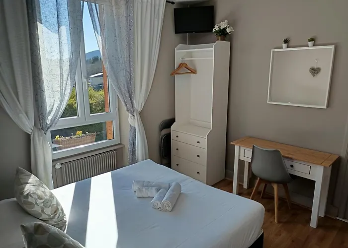 Inn Entre Lacs Et Volcans Aydat