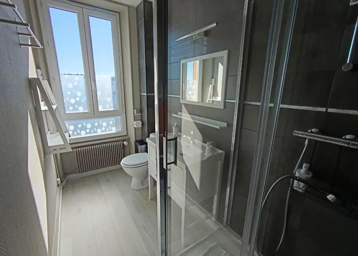 Entre Lacs Et Volcans