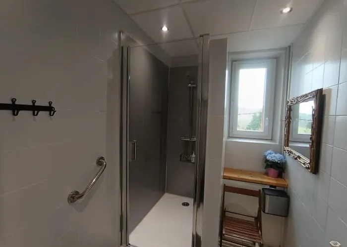 Entre Lacs Et Volcans Inn 3*