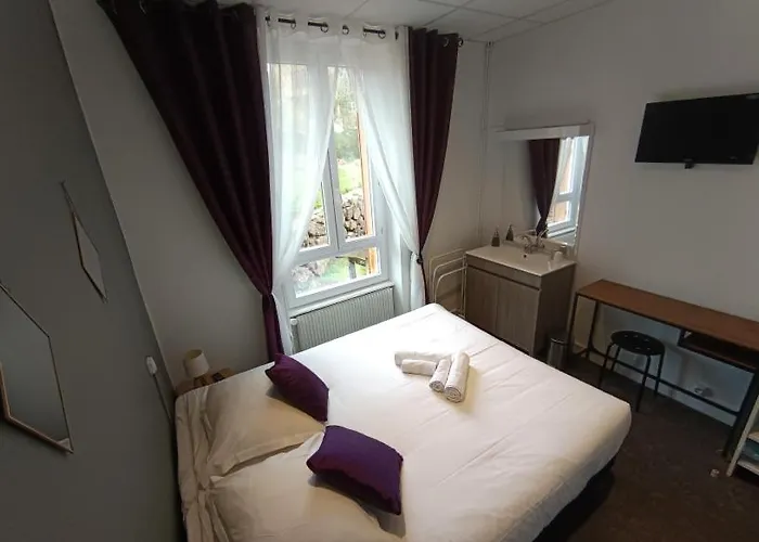 Entre Lacs Et Volcans 3*