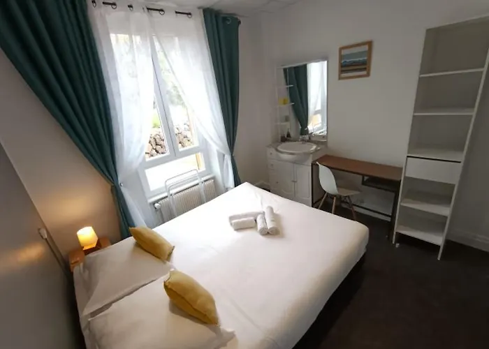 Entre Lacs Et Volcans