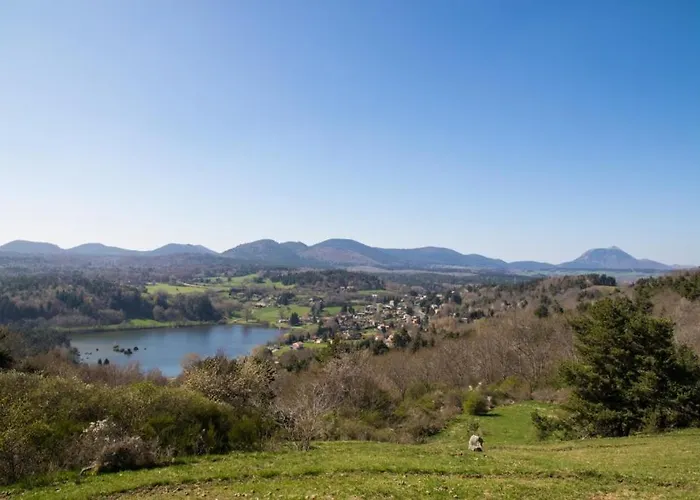 Inn Entre Lacs Et Volcans Aydat